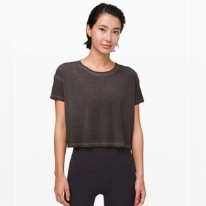 Lululemon Cates Crop Tee *Fade
Washed Black Size 10